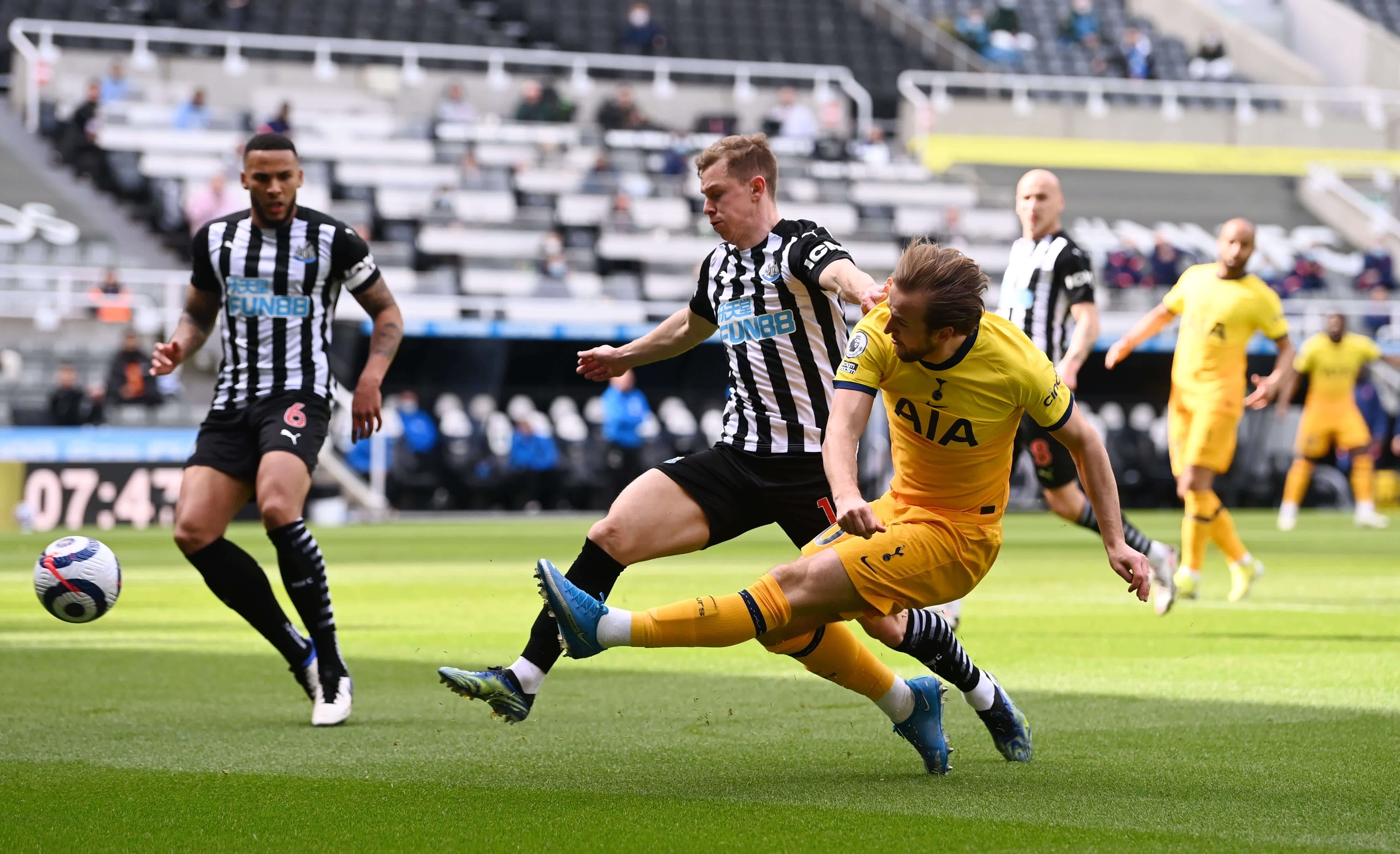 率机构对他 率机构对他